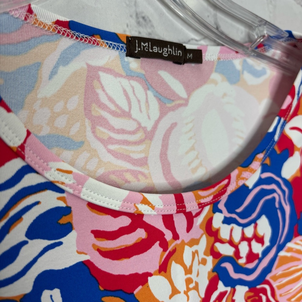 J. MCLAUGHLIN Top Signature Catalina Cloth Floral Signature Tee - Picture 2 of 5